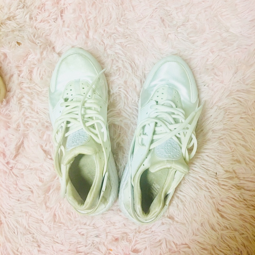 All White Huaraches